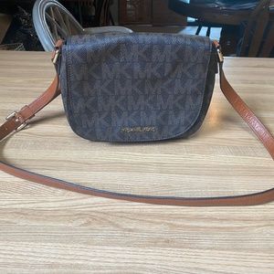 Michael Kors Signature Saddle Bag Crossbody in Brown